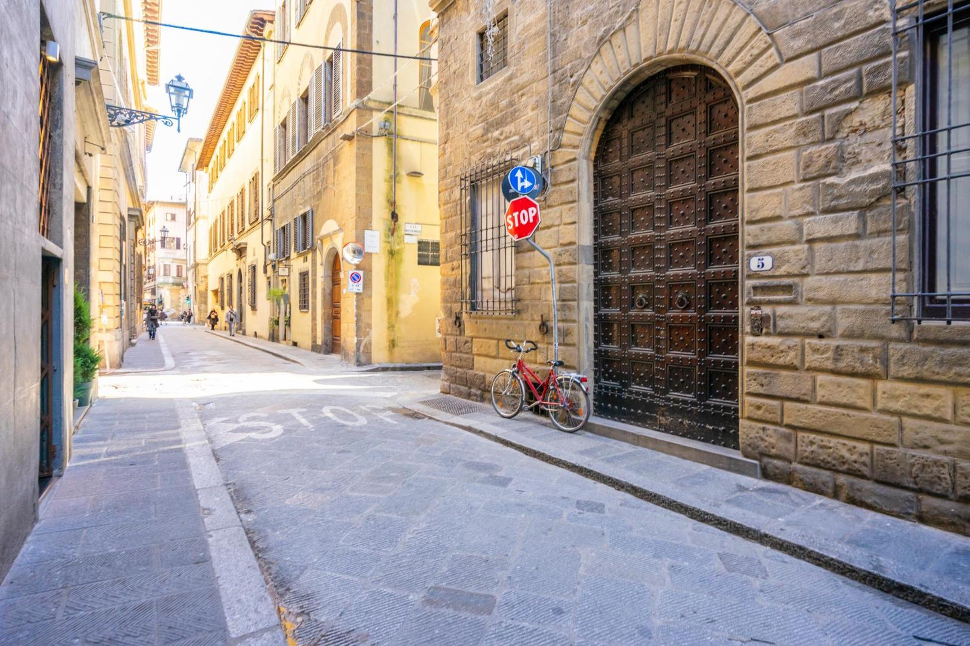Ponte Vecchio - Esclusivo Appartamento Florencia Exterior foto